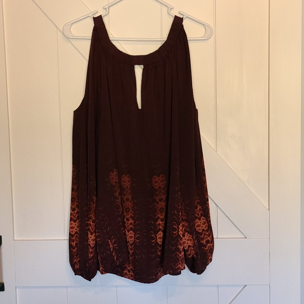 Open shoulder top